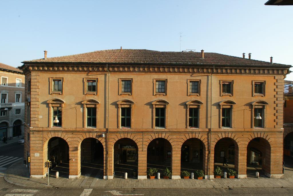 Be Happy Apartment Ferrara Exterior photo